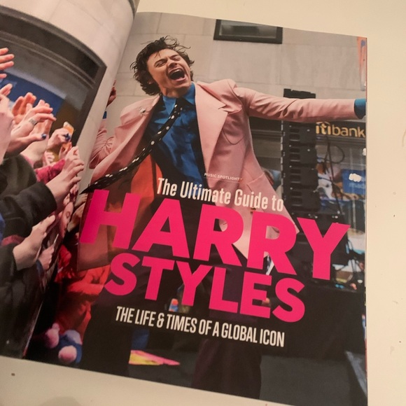 Harry Styles Magazine! - Picture 4 of 4